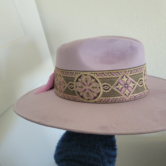 Hats N Roses \